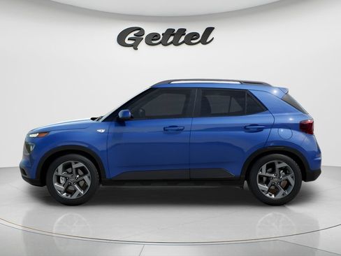 Used 2025 Hyundai Venue Limited FWD image 3