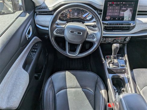 Used 2022 Jeep Compass Latitude w/ Sun and Sound Group image 17