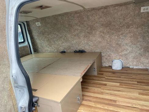 Used 2014 Chevrolet Express 1500 image 8