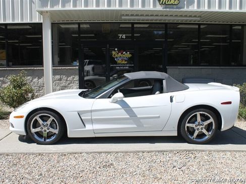 Used 2007 Chevrolet Corvette Convertible w/ Preferred Equipment Group RWD image 3