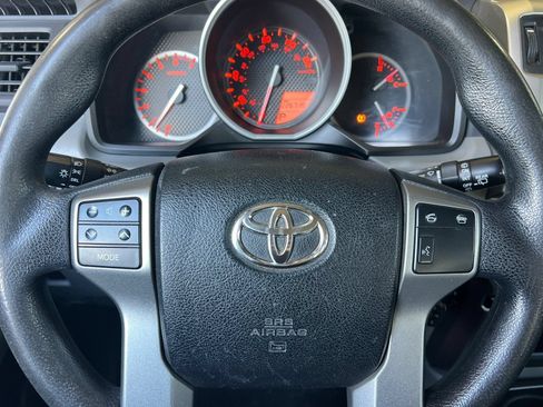 Used 2013 Toyota 4Runner SR5 AWD/4WD image 21