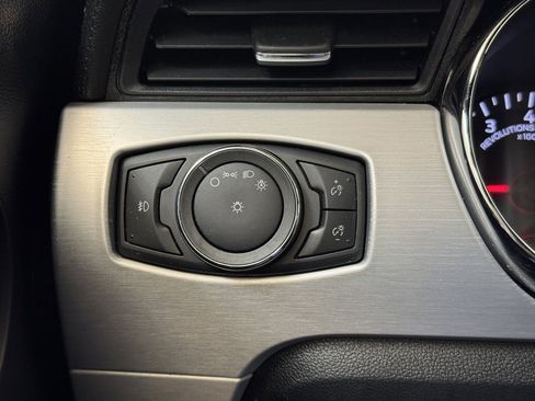 Used 2015 Ford Mustang Premium image 27