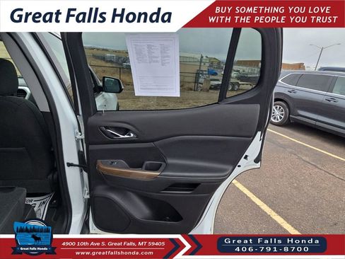 Used 2020 GMC Acadia SLE image 18