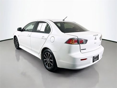 Used 2017 Mitsubishi Lancer ES image 5