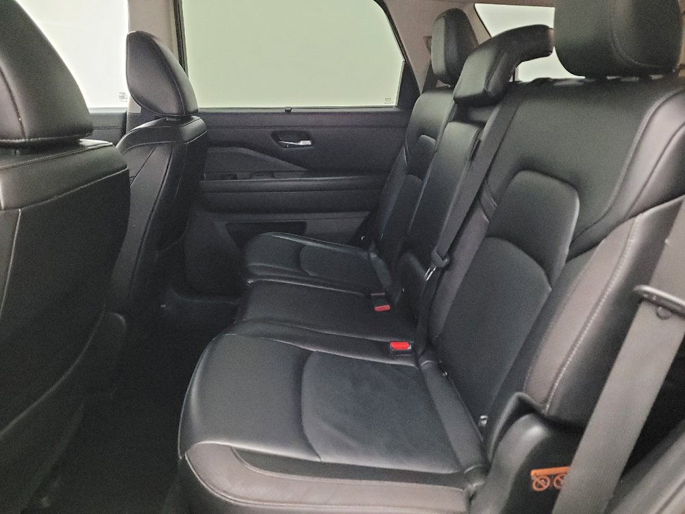 Used 2022 Nissan Pathfinder SL FWD image 18