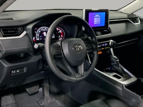 Used 2024 Toyota RAV4 LE AWD/4WD image 18