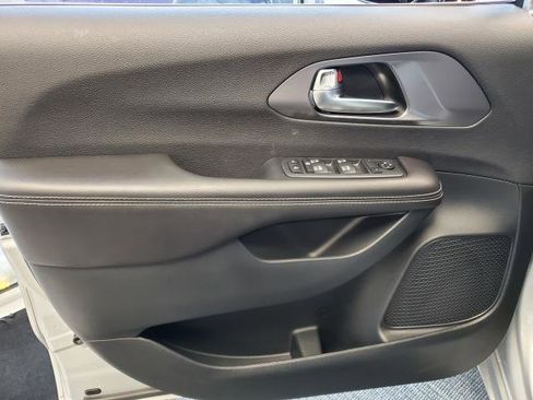 Used 2026 Chrysler Voyager LX image 17