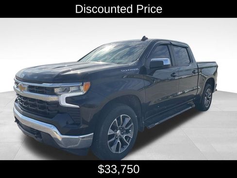 Used 2022 Chevrolet Silverado 1500 LT AWD/4WD image 3