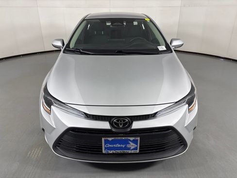 Used 2025 Toyota Corolla LE FWD image 3