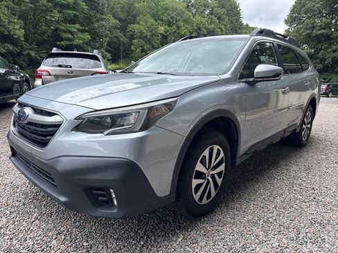 Used 2022 Subaru Outback Premium AWD/4WD image 1