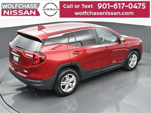 Used 2023 GMC Terrain SLE image 34