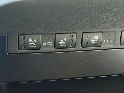 Certified 2025 Lexus ES 300h Ultra Luxury w/ Accessory Package (Z1) FWD image 32