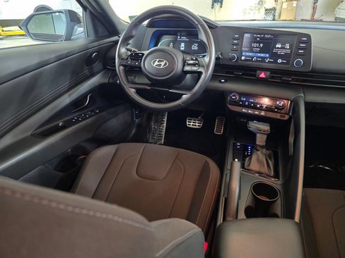 Certified 2025 Hyundai Elantra Sport FWD image 19