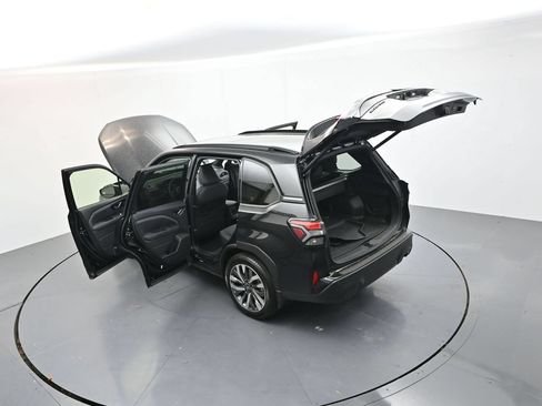 Certified 2025 Subaru Forester Touring w/ Popular Package - Touring AWD/4WD image 37