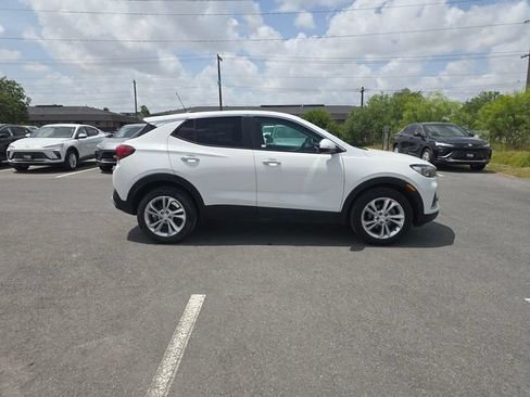Used 2023 Buick Encore GX Preferred w/ Cold Weather Comfort Package FWD image 4