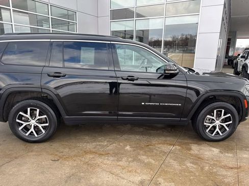 Used 2024 Jeep Grand Cherokee L Limited w/ Luxury Tech Group II image 8