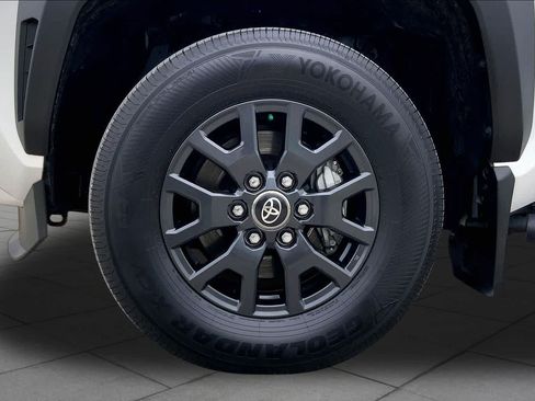 Used 2025 Toyota 4Runner SR5 RWD image 11