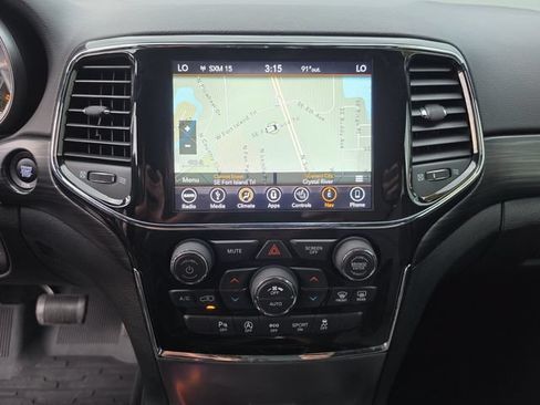 Used 2019 Jeep Grand Cherokee Laredo AWD/4WD image 33