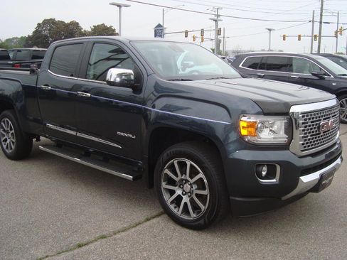 Used 2020 GMC Canyon Denali image 3
