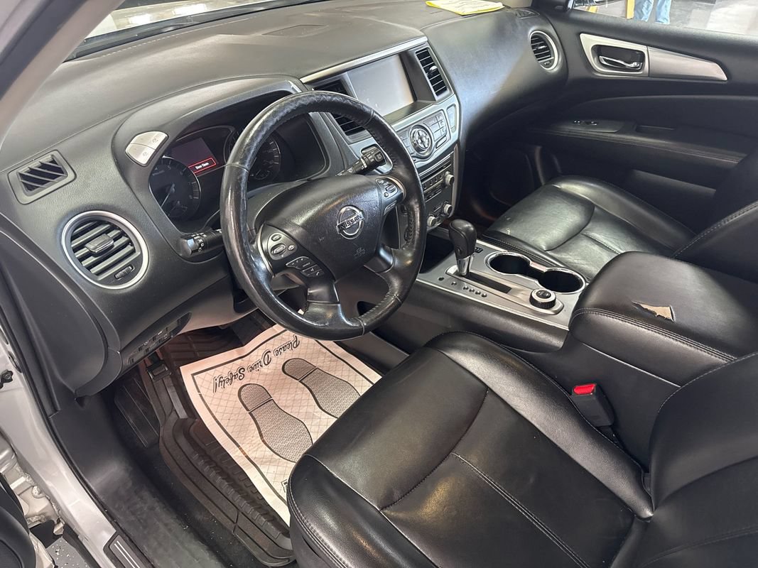 Used 2019 Nissan Pathfinder SL AWD/4WD image 8