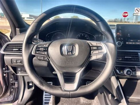 Certified 2018 Honda Accord Sport image 17