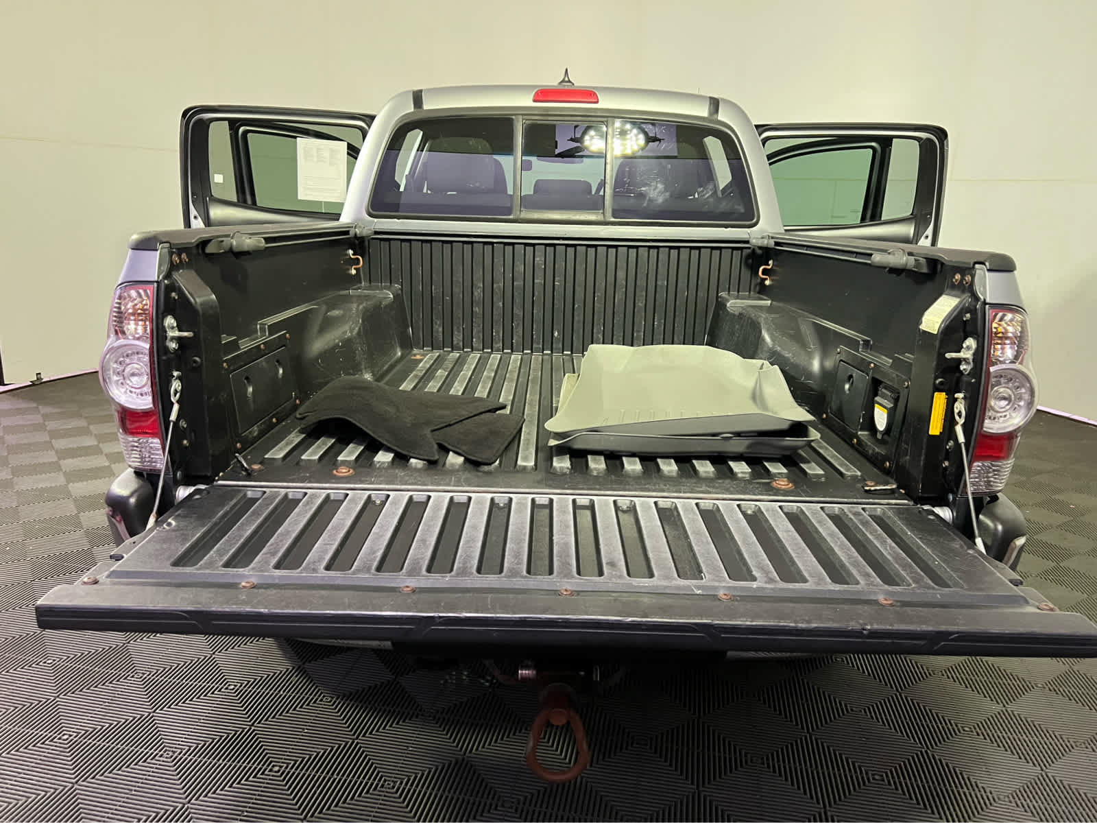 Used 2015 Toyota Tacoma 4x4 Double Cab w/ TRD Off-Road Package image 24