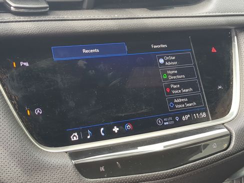 Used 2025 Cadillac XT6 Luxury w/ LPO, Floor Liner Package AWD/4WD image 11