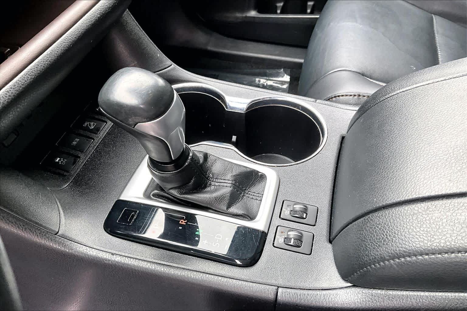 Used 2019 Toyota Highlander XLE AWD/4WD image 17