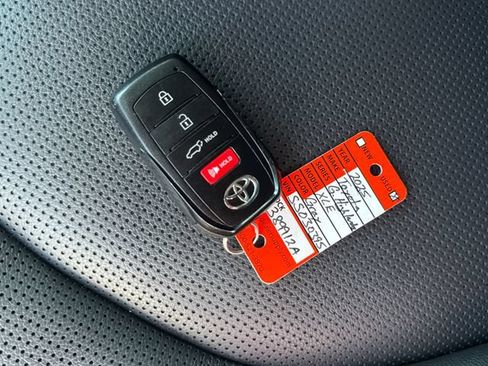 Used 2025 Toyota Grand Highlander FWD image 36