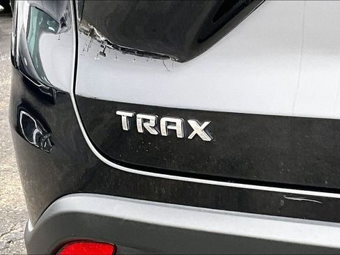 Used 2025 Chevrolet Trax LS image 8