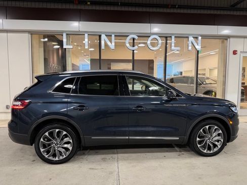 Used 2023 Lincoln Nautilus Reserve AWD/4WD image 5