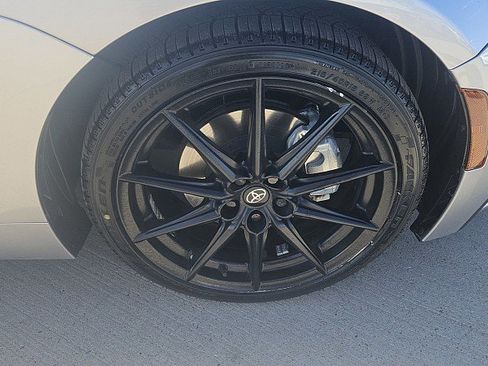 Used 2023 Toyota GR86 Premium RWD image 2