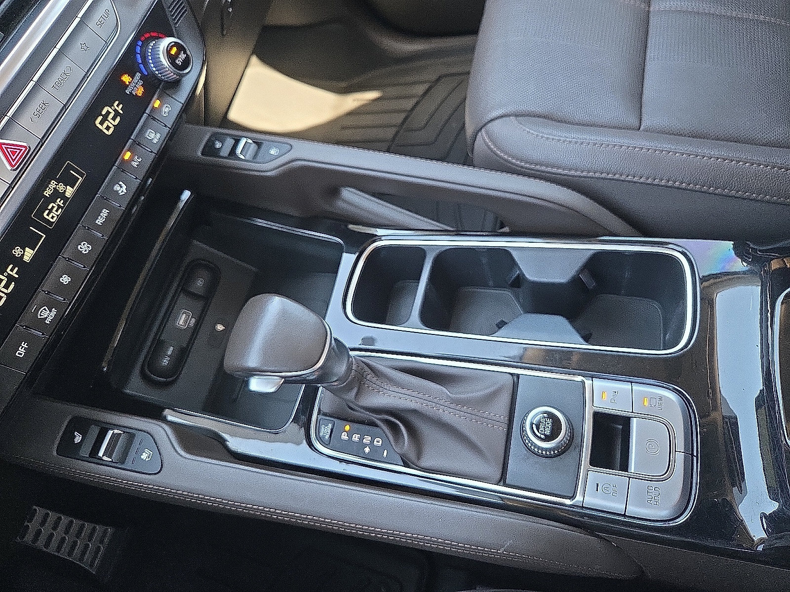Used 2020 Kia Telluride SX w/ Towing Package FWD image 25