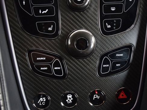 Used 2014 Aston Martin Vanquish Volante image 36