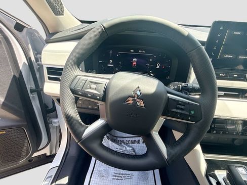 New 2026 Mitsubishi Outlander SE AWD/4WD image 11