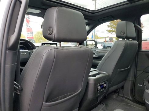 Used 2023 Chevrolet Suburban Z71 w/ Z71 Off-Road Package image 32