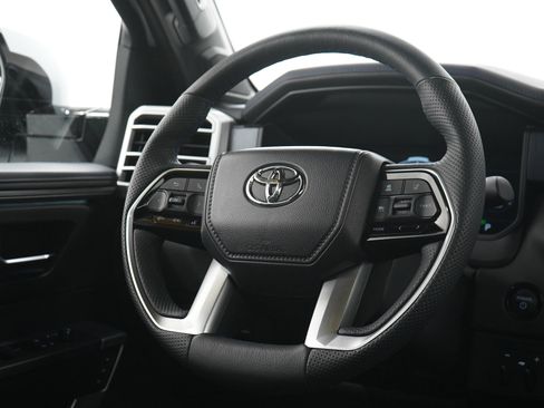 Used 2025 Toyota Sequoia Platinum image 15