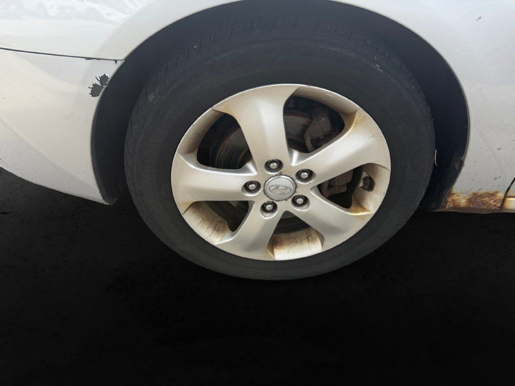 Used 2009 Hyundai Elantra SE FWD image 12