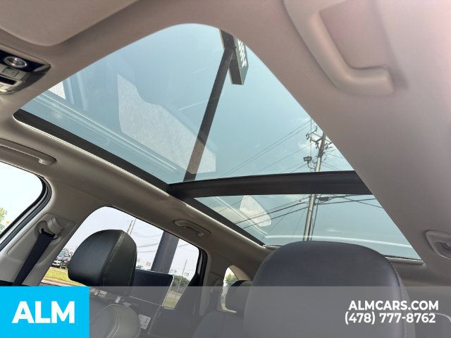Used 2023 Kia Sorento SX AWD/4WD image 38