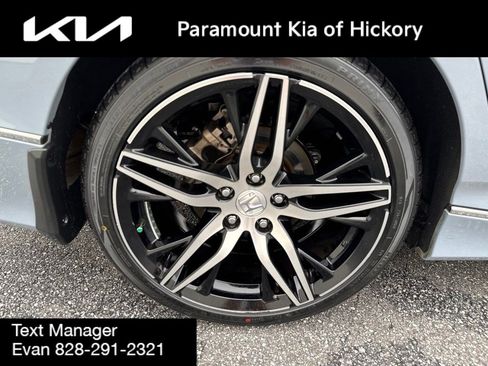 Used 2021 Honda Accord Touring image 9