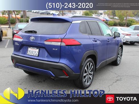 Used 2024 Toyota Corolla Cross XLE image 7