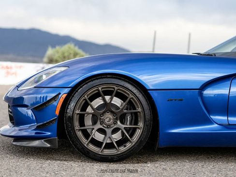 Used 2013 SRT Viper GTS w/ GTS Laguna Interior Pkg RWD image 4