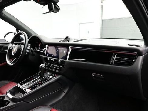 Certified 2023 Porsche Macan AWD/4WD image 19