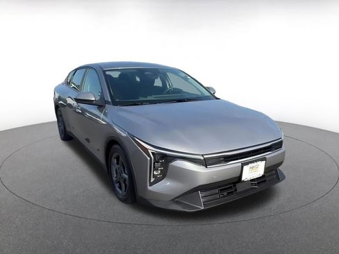 Used 2025 Kia K4 LXS FWD image 3