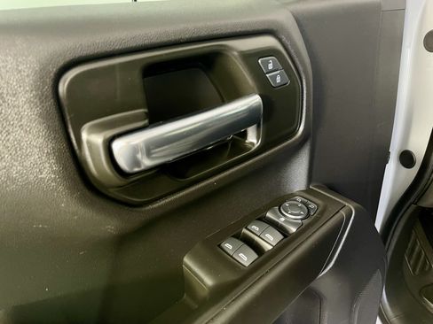 Used 2025 Chevrolet Silverado 1500 Custom Trail Boss AWD/4WD image 13