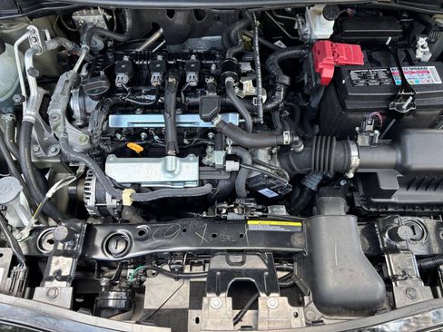 Used 2025 Nissan Versa SV FWD image 30