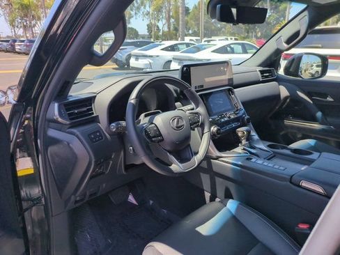 New 2026 Lexus LX 600 4WD w/ Luxury Package image 12