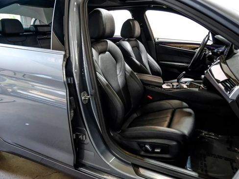 Used 2019 BMW 530i RWD image 33