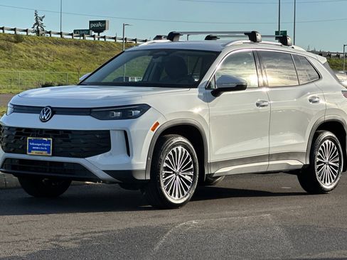 New 2026 Volkswagen Tiguan S image 7