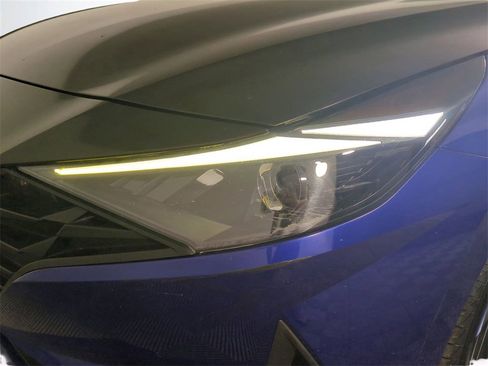 Used 2021 Hyundai Elantra SEL w/ Convenience Package image 10